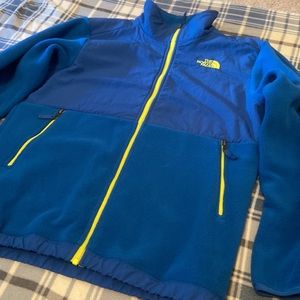 The north face Denali jacket in royal blue color